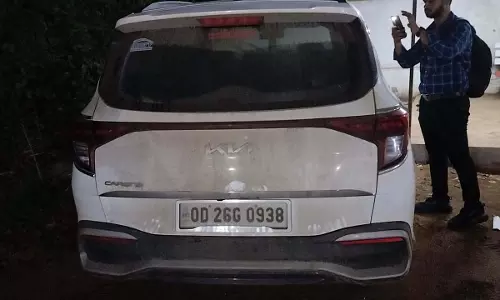 रायपुरा चौक के पास Kia कार से 100 किलो गांजा जब्त, तीन तस्कर गिरफ्तार