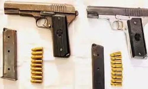 Punjab: बड़े हथियार तस्करी मॉड्यूल का भंडाफोड़, 15 आधुनिक पिस्तौल बरामद Punjab: बड़े हथियार तस्करी मॉड्यूल का भंडाफोड़, 15 आधुनिक पिस्तौल बरामद