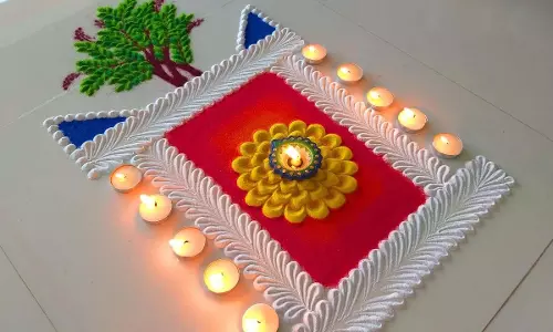 Tulsi Vivah Rangoli Design 2025: तुलसी विवाह पर बनाएं ये शानदार रंगोली डिजाइन Tulsi Vivah Rangoli Design 2025: तुलसी विवाह पर बनाएं ये शानदार रंगोली डिजाइन