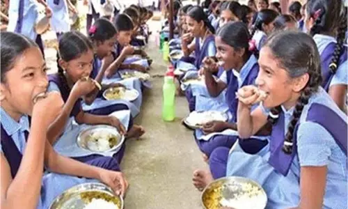 Punjab: स्कूलों में जारी हुआ मिड डे मील मेन्यू, बच्चों को आ रही मौज Punjab: स्कूलों में जारी हुआ मिड डे मील मेन्यू, बच्चों को आ रही मौज