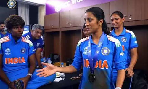 Womens ODI World Cup : जेमिमा को ड्रेसिंग रूम में शानदार स्वागत मिला Womens ODI World Cup : जेमिमा को ड्रेसिंग रूम में शानदार स्वागत मिला