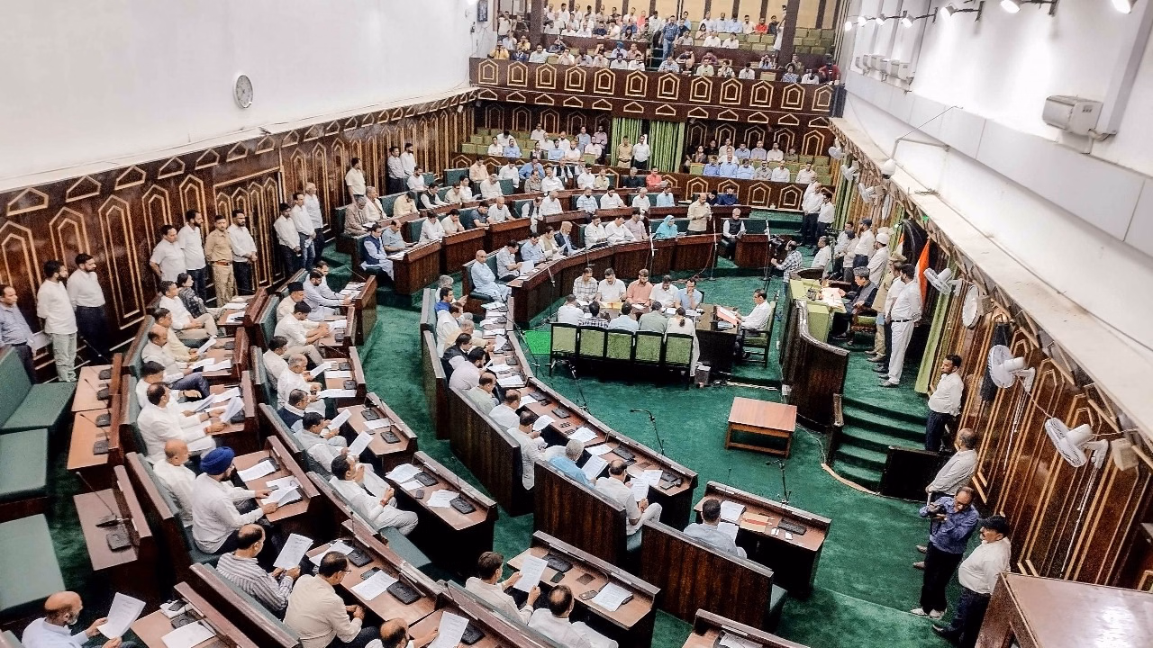 Srinagar: विधानसभा सत्र पर भाजपा की प्रतिक्रिया,सिर्फ राज्यसभा चुनाव रहा उपलब्धि Srinagar: विधानसभा सत्र पर भाजपा की प्रतिक्रिया,सिर्फ राज्यसभा चुनाव रहा उपलब्धि