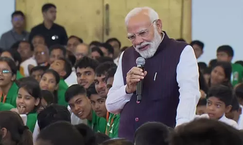 प्रधानमंत्री मोदी ने की बच्चों के साथ दिल की बात, दिखा अलग स्नेह