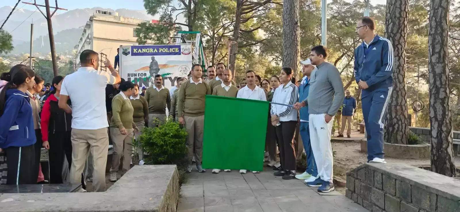 Dharamshala: कांगड़ा पुलिस ने राष्ट्रीय एकता दिवस पर एकता का संदेश दिया