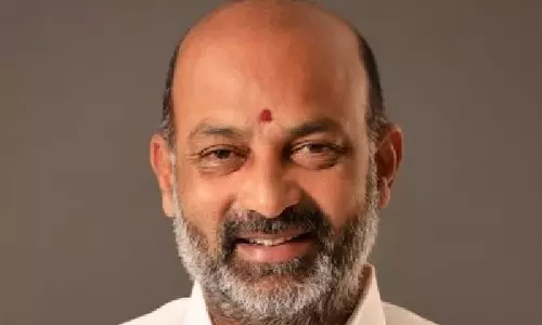 केंद्रीय मंत्री बंदी संजय ने तेलंगाना के CM से माफी की मांग की केंद्रीय मंत्री बंदी संजय ने तेलंगाना के CM से माफी की मांग की