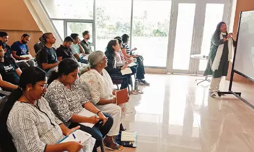 कर्नाटक राज्योत्सव समारोह: कन्नड़ भाषा का प्रसार करने वाले शिक्षण केंद्र कर्नाटक राज्योत्सव समारोह: कन्नड़ भाषा का प्रसार करने वाले शिक्षण केंद्र