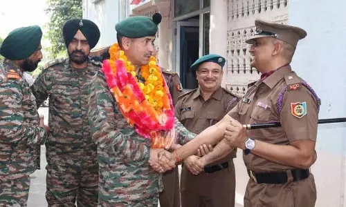 Jalandhar: कर्नल जोशी 36 साल की सेवा के बाद सेवानिवृत्त हुए Jalandhar: कर्नल जोशी 36 साल की सेवा के बाद सेवानिवृत्त हुए