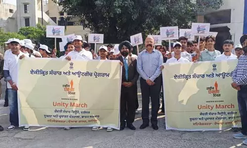 छात्रों ने एकता की शपथ ली, सरदार पटेल के सम्मान में ‘Ekta March’ में शामिल हुए