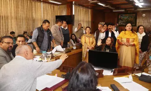 BJP, कांग्रेस सदस्यों ने महापौर, उप महापौर के कार्यकाल में विस्तार का विरोध किया BJP, कांग्रेस सदस्यों ने महापौर, उप महापौर के कार्यकाल में विस्तार का विरोध किया