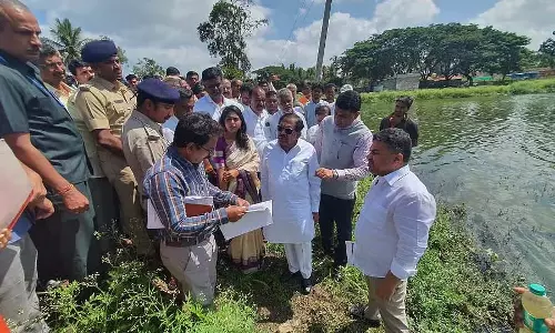 सरकारी योजनाओं को समय पर लागू करें: मंत्री जी. परमेश्वर ने निर्देश दिया सरकारी योजनाओं को समय पर लागू करें: मंत्री जी. परमेश्वर ने निर्देश दिया
