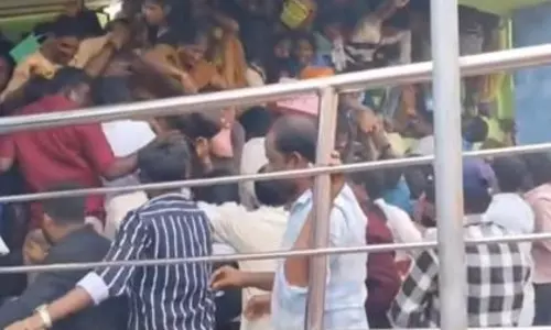 Andhra में एकादशी उत्सव के दौरान कम से कम 9 लोगों की मौत, कई घायल