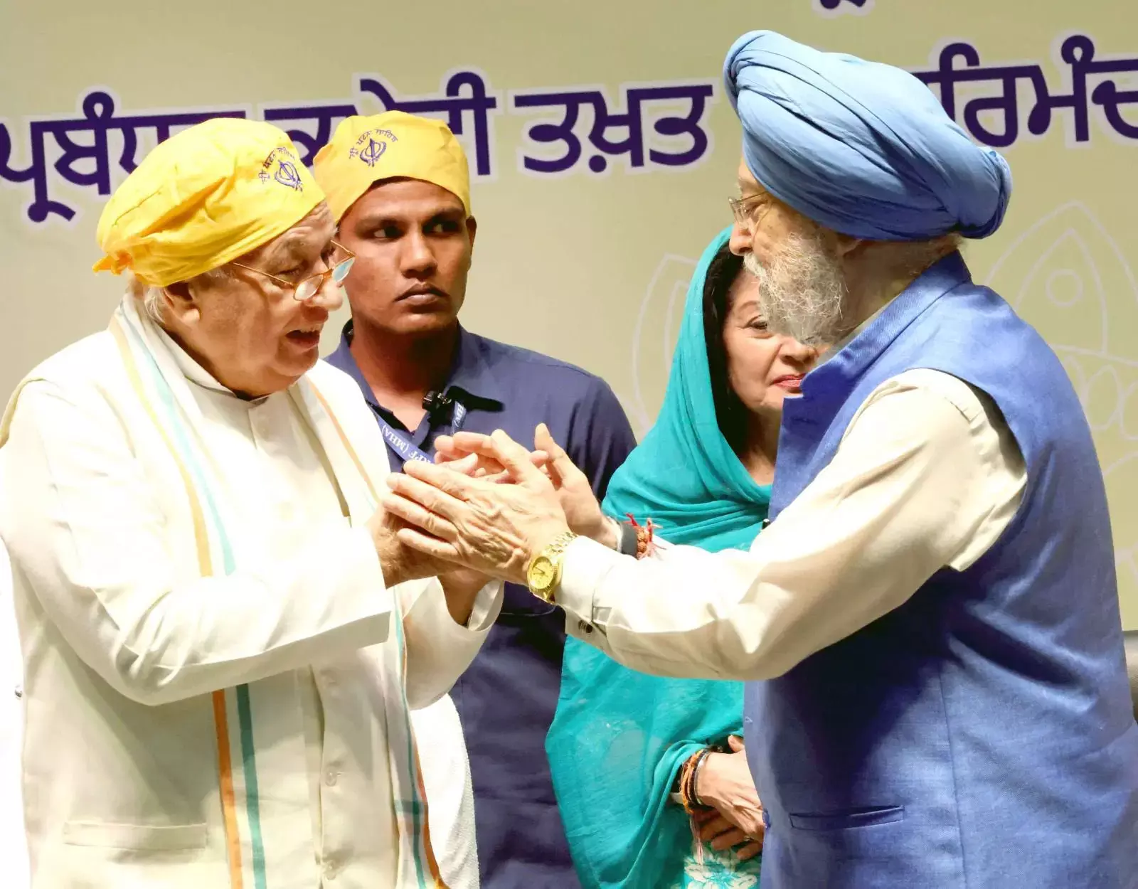 पटना पहुँची गुरु चरण यात्रा, राज्यपाल हरदीप सिंह पुरी ने किए पवित्र दर्शन पटना पहुँची गुरु चरण यात्रा, राज्यपाल हरदीप सिंह पुरी ने किए पवित्र दर्शन