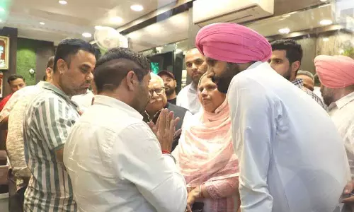आभूषण लूट के संदिग्ध अभी भी फरार, police ने दबाव बनाने के लिए रिश्तेदारों को हिरासत में लिया
