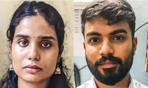 Kerala: म्यूल अकाउंट के ज़रिए जबरन वसूली के मामले में एक महिला समेत दो लोग गिरफ्तार Kerala: म्यूल अकाउंट के ज़रिए जबरन वसूली के मामले में एक महिला समेत दो लोग गिरफ्तार