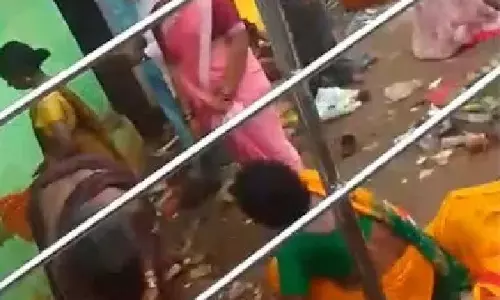 Andhra के वेंकटेश्वर स्वामी मंदिर में भगदड़, कई श्रद्धालुओं की मौत