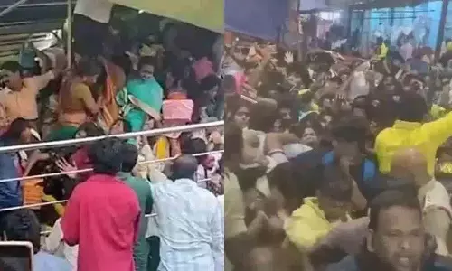 Kashibugga भगदड़ की घटना से प्रधानमंत्री मोदी स्तब्ध Kashibugga भगदड़ की घटना से प्रधानमंत्री मोदी स्तब्ध