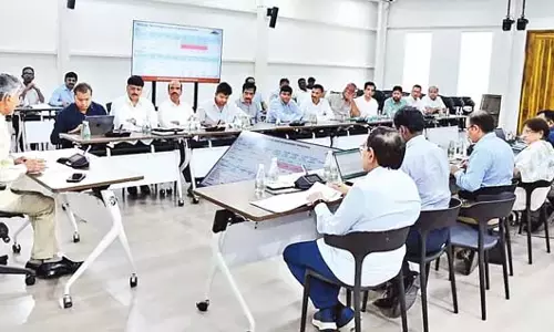 CM Chandrababu: हर 15 दिन में राजधानी के कामों का रिव्यू करेंगे CM Chandrababu: हर 15 दिन में राजधानी के कामों का रिव्यू करेंगे