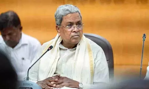 हिंदी, अंग्रेजी भाषाएं बच्चों के कौशल को कमजोर कर रही हैं: Siddaramaiah हिंदी, अंग्रेजी भाषाएं बच्चों के कौशल को कमजोर कर रही हैं: Siddaramaiah