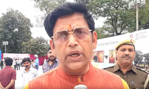 रवि किशन ने धमकी पर दिया जवाब – “भोलेनाथ मेरे रक्षक हैं, डरने वाला नहीं” रवि किशन ने धमकी पर दिया जवाब – “भोलेनाथ मेरे रक्षक हैं, डरने वाला नहीं”