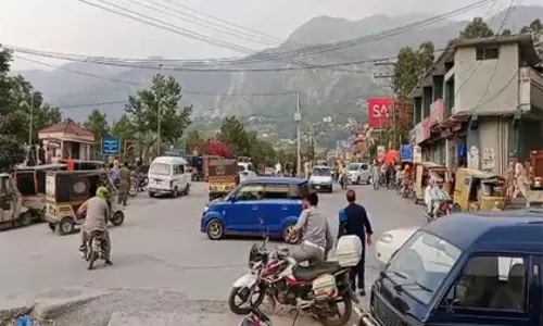 PoJK में पुलिस की निष्क्रियता: प्रभावशाली हत्यारे खुलेआम घूम रहे