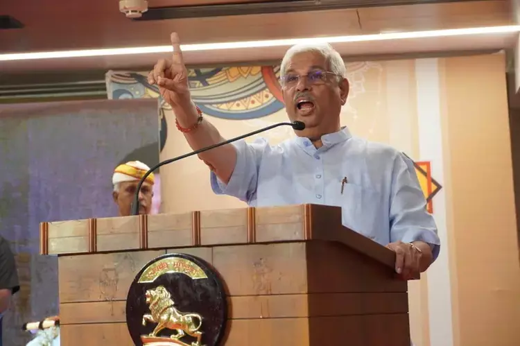 Kerala पिरवी दिवस पर राष्ट्रीय विकास में नागरिक कर्तव्य पर प्रकाश डाला Kerala पिरवी दिवस पर राष्ट्रीय विकास में नागरिक कर्तव्य पर प्रकाश डाला