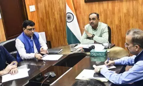 JAMMU: मंडलायुक्त ने पहाड़ी जिलों के लिए हेली सेवा की व्यवस्था की समीक्षा की