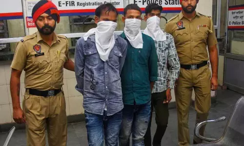 Ludhiana: 48 घंटे में सुलझा व्यक्ति की हत्या का मामला, नाबालिग समेत चार पुलिस के शिकंजे में Ludhiana: 48 घंटे में सुलझा व्यक्ति की हत्या का मामला, नाबालिग समेत चार पुलिस के शिकंजे में
