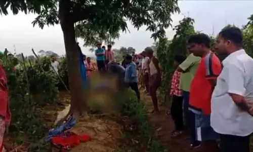 Bargarh: आत्महत्या की दो अलग-अलग घटनाओं में 4 लोगों की जान चली गई Bargarh: आत्महत्या की दो अलग-अलग घटनाओं में 4 लोगों की जान चली गई