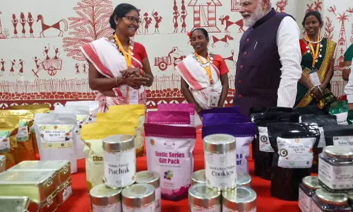 जशपुर के ‘जशप्योर’ उत्पादों से हुए प्रधानमंत्री मोदी प्रभावित, स्व-सहायता समूहों की सराहना जशपुर के ‘जशप्योर’ उत्पादों से हुए प्रधानमंत्री मोदी प्रभावित, स्व-सहायता समूहों की सराहना