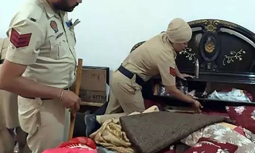 Amritsar: तलाशी अभियान के दौरान हेरोइन, अवैध शराब, दोपहिया वाहन जब्त