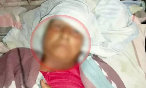 रिश्ते से इंकार करने पर युवती की मां पर लोहे के हथौड़े से हमला, आरोपी दीपक अग्रवाल फरार रिश्ते से इंकार करने पर युवती की मां पर लोहे के हथौड़े से हमला, आरोपी दीपक अग्रवाल फरार