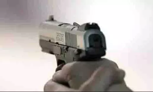 Sultanpur: अदालत के फैसले से चार दिन पहले हिस्ट्रीशीटर ने खुद को गोली मारी Sultanpur: अदालत के फैसले से चार दिन पहले हिस्ट्रीशीटर ने खुद को गोली मारी