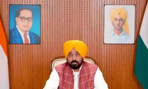 पंजाब के CM भगवंत मान ने शीश महल विवाद पर बीजेपी की आलोचना की पंजाब के CM भगवंत मान ने शीश महल विवाद पर बीजेपी की आलोचना की