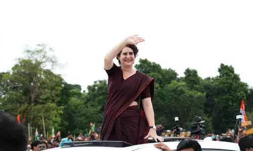 Priyanka Gandhi ने बिहार की महिलाओं से सोच-समझकर वोट देने की अपील की Priyanka Gandhi ने बिहार की महिलाओं से सोच-समझकर वोट देने की अपील की