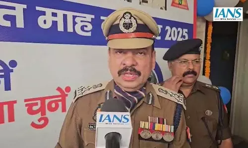 नोएडा में ‘ट्रैफिक माह’ की शुरुआत, जागरूकता रैलियां और वर्कशॉप से सड़क सुरक्षा पर जोर नोएडा में ‘ट्रैफिक माह’ की शुरुआत, जागरूकता रैलियां और वर्कशॉप से सड़क सुरक्षा पर जोर