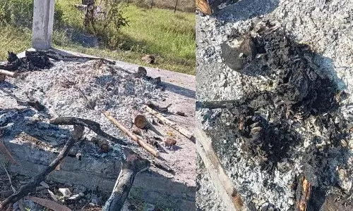Chegunta के श्मशान घाट से बदमाशों ने शव छीना और राख ले गए
