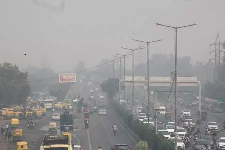 दिल्ली में रविवार सुबह बिगड़ी हवा, वायु गुणवत्ता सूचकांक 400 के पार पहुंचा दिल्ली में रविवार सुबह बिगड़ी हवा, वायु गुणवत्ता सूचकांक 400 के पार पहुंचा