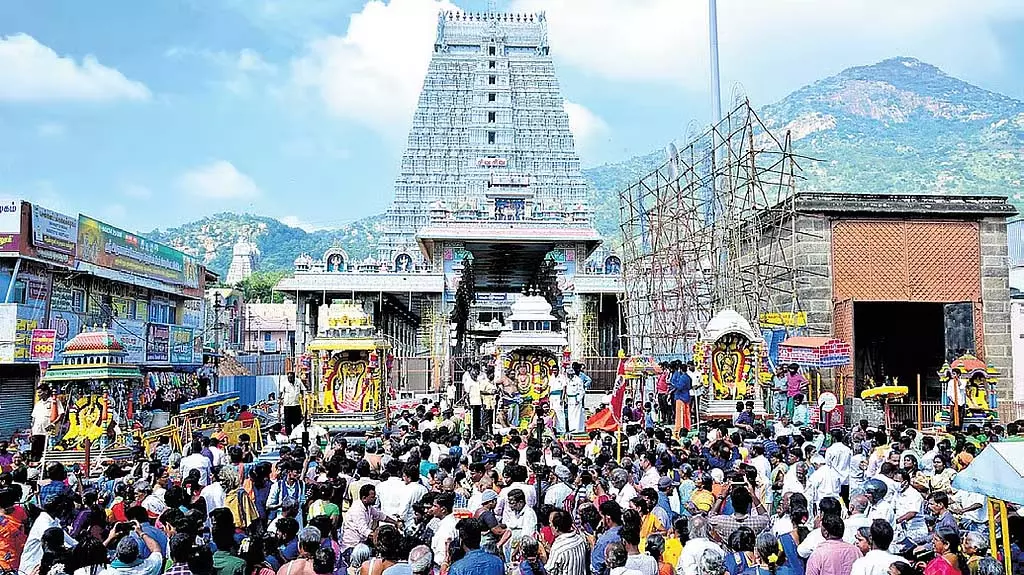 Karthigai दीपम त्योहार के लिए 4,764 बसें चल रही है Karthigai दीपम त्योहार के लिए 4,764 बसें चल रही है