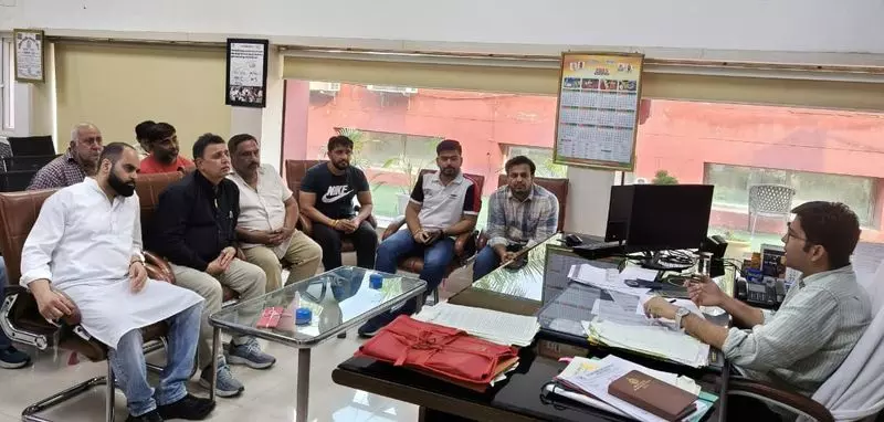 Rohtak नगर निगम ने रिहायशी इलाकों में चल रही डेयरियों को सील करने की चेतावनी दी Rohtak नगर निगम ने रिहायशी इलाकों में चल रही डेयरियों को सील करने की चेतावनी दी