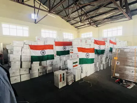 भारत ने अफगानिस्तान को भेजी मदद, 16 टन से ज्यादा दवा की खेप पहुंचाई भारत ने अफगानिस्तान को भेजी मदद, 16 टन से ज्यादा दवा की खेप पहुंचाई