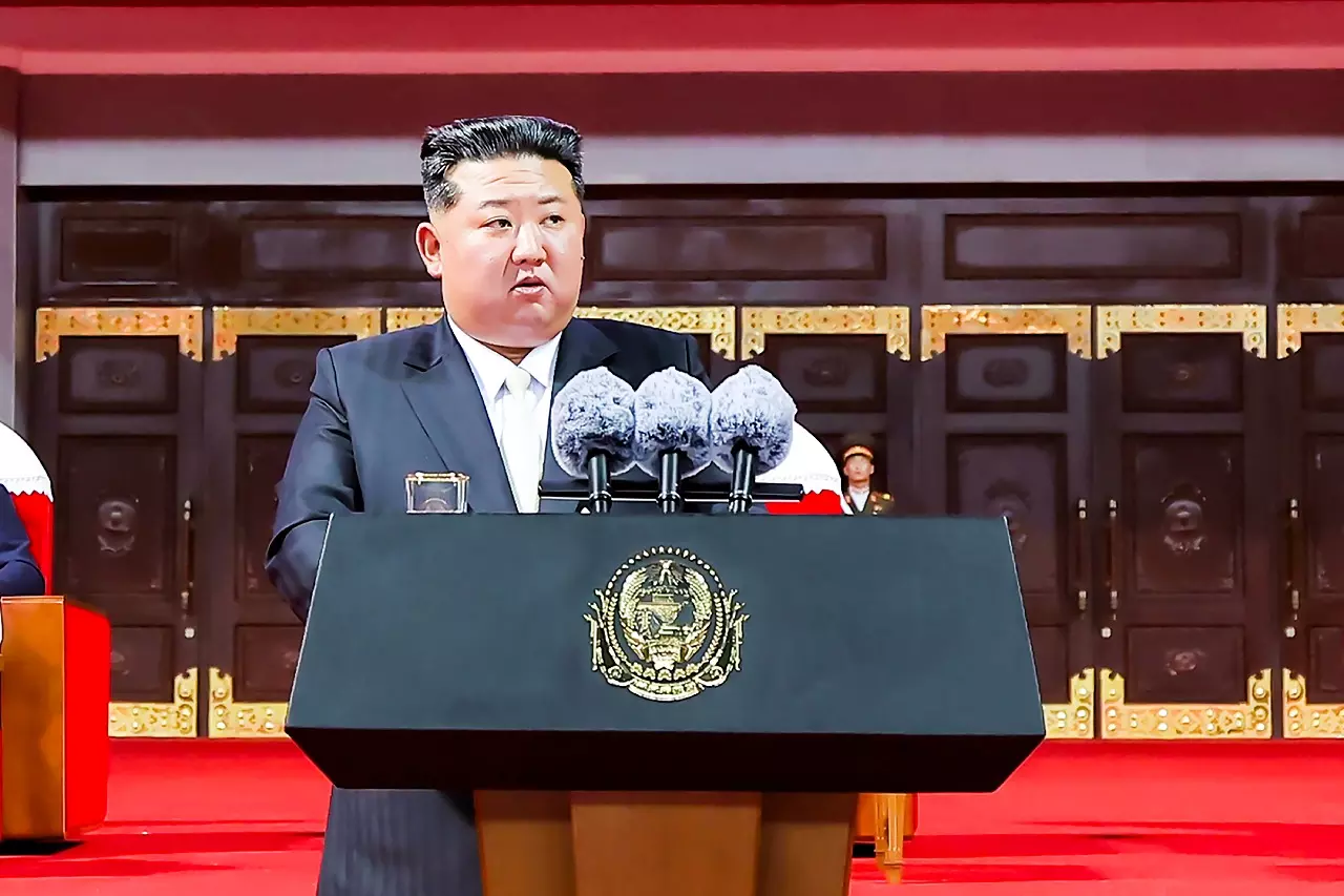 North Korea के किम ने विशेष अभियान इकाई की युद्ध तैयारी का निरीक्षण किया North Korea के किम ने विशेष अभियान इकाई की युद्ध तैयारी का निरीक्षण किया