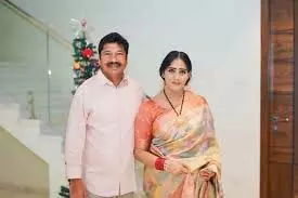 मेरे पति को जानबूझकर फंसाया गया.. Jogi Ramesh की गिरफ्तारी पर उनकी पत्नी की प्रमुख टिप्पणियां मेरे पति को जानबूझकर फंसाया गया.. Jogi Ramesh की गिरफ्तारी पर उनकी पत्नी की प्रमुख टिप्पणियां