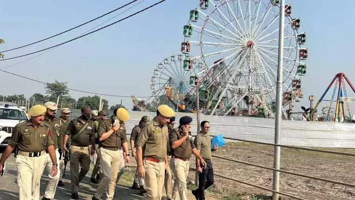 DIG JSK रेंज ने सुरक्षा की समीक्षा की, झिरी मेले से पहले सीमा चौकियों का दौरा किया DIG JSK रेंज ने सुरक्षा की समीक्षा की, झिरी मेले से पहले सीमा चौकियों का दौरा किया
