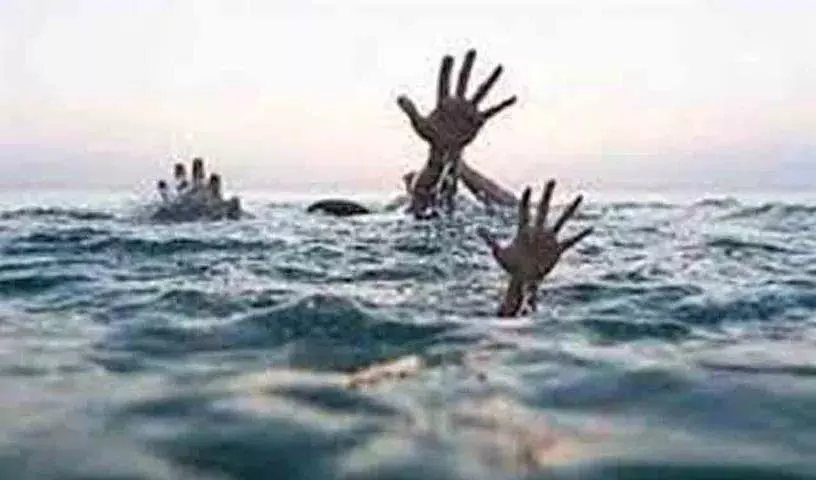 दुखद घटना.. समुद्र तट पर नहाते समय तीन inter के छात्रों की मौत दुखद घटना.. समुद्र तट पर नहाते समय तीन inter के छात्रों की मौत