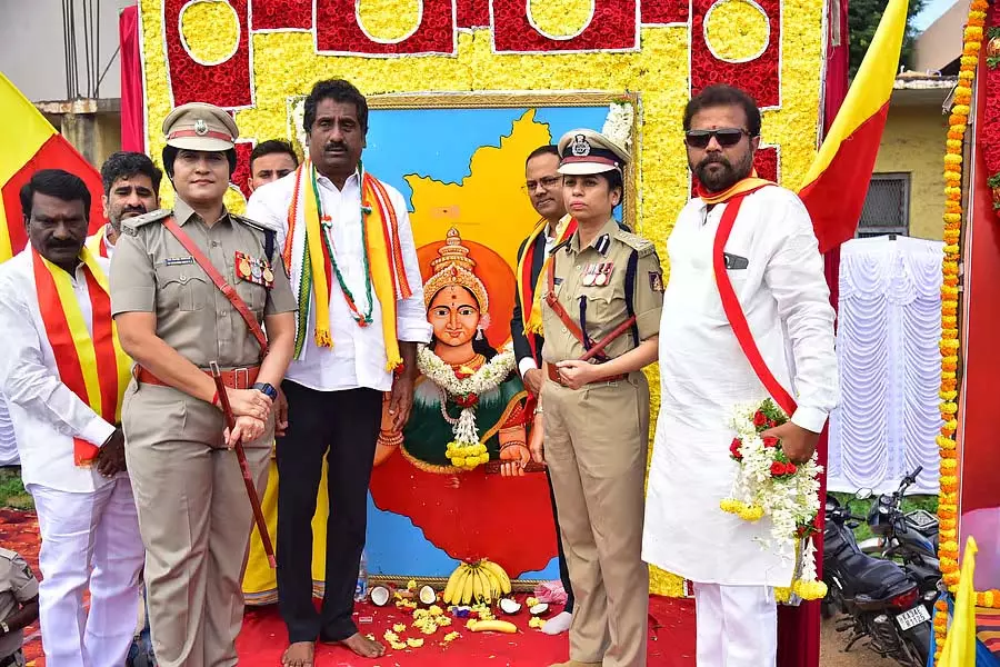 Bellary : राज्योत्सव में उत्साह की कमी दिख रही Bellary : राज्योत्सव में उत्साह की कमी दिख रही