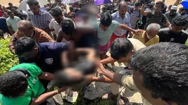 Kannur में समुद्र में नहाते समय तीन मेडिकल छात्र डूबे Kannur में समुद्र में नहाते समय तीन मेडिकल छात्र डूबे