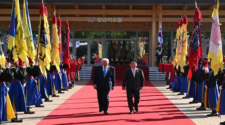 South Korea अब ट्रम्प और शी जिनपिंग दोनों को खुश क्यों नहीं कर सकता? South Korea अब ट्रम्प और शी जिनपिंग दोनों को खुश क्यों नहीं कर सकता?