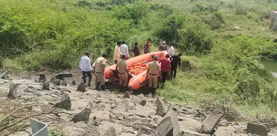 Karnataka : बेनेटोरा जलाशय में एक युवक लापता हो गया Karnataka : बेनेटोरा जलाशय में एक युवक लापता हो गया