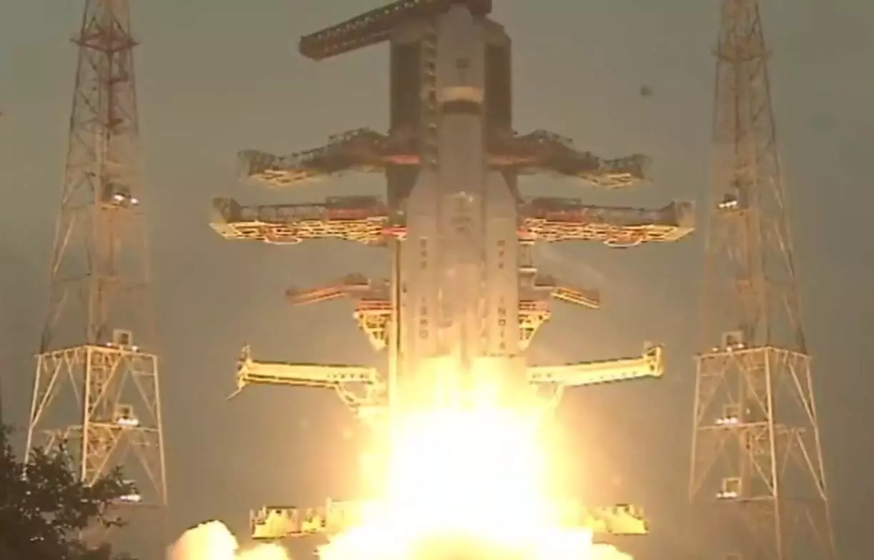 ISRO ने अपना बाहुबली सैटेलाइट लॉन्च किया, क्या है मिशन की खासियत? ISRO ने अपना बाहुबली सैटेलाइट लॉन्च किया, क्या है मिशन की खासियत?