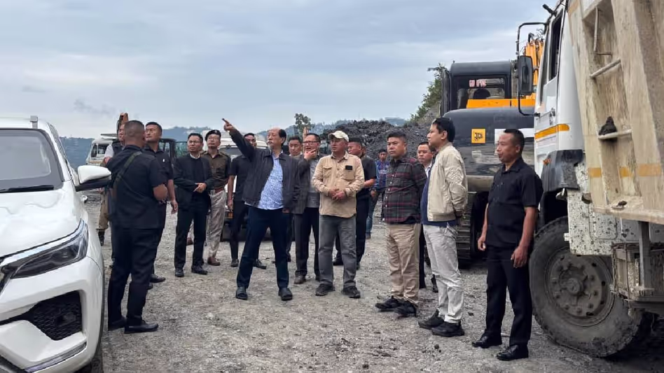 Nagaland के मुख्यमंत्री नेफ्यू रियो और उपमुख्यमंत्री टीआर जेलियांग ने कोहिमा में चल रहे Nagaland के मुख्यमंत्री नेफ्यू रियो और उपमुख्यमंत्री टीआर जेलियांग ने कोहिमा में चल रहे